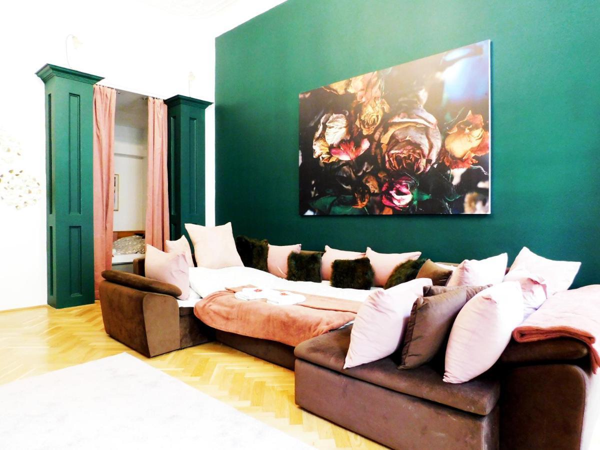 Wonder Deer Lux Apartment At The Parliament Self Check-In Budapest Exterior photo