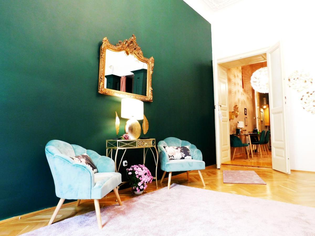 Wonder Deer Lux Apartment At The Parliament Self Check-In Budapest Exterior photo