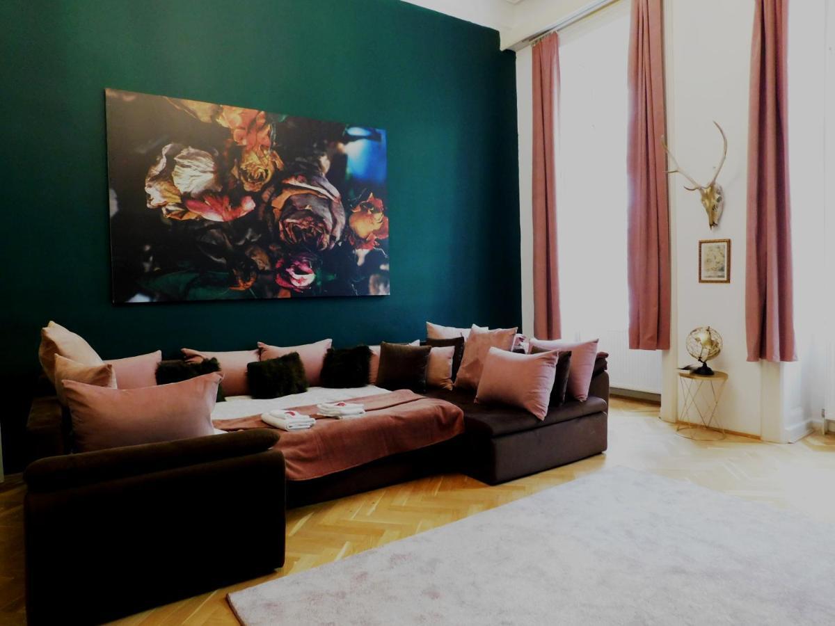 Wonder Deer Lux Apartment At The Parliament Self Check-In Budapest Exterior photo